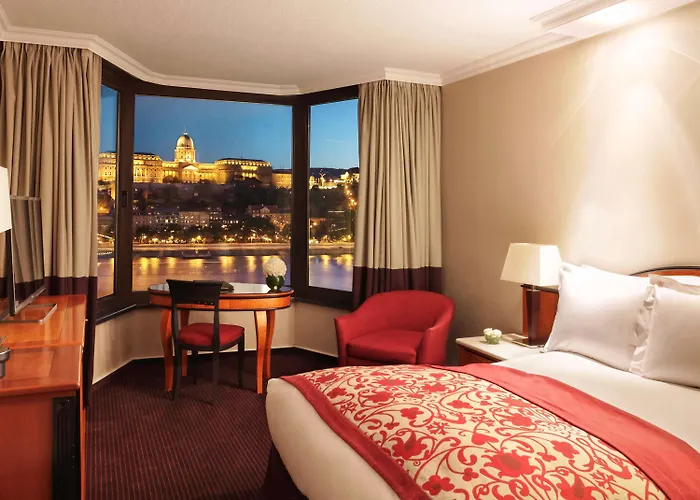 Отель Sofitel Chain Bridge 5*