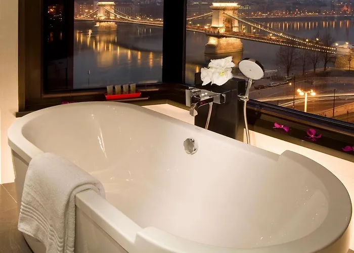 Sofitel Chain Bridge