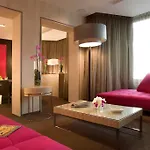 Hotel Sofitel Chain Bridge 5*