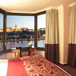 Sofitel Chain Bridge Hotel 5*