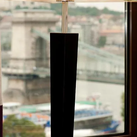 Sofitel Chain Bridge 5* Budapeste