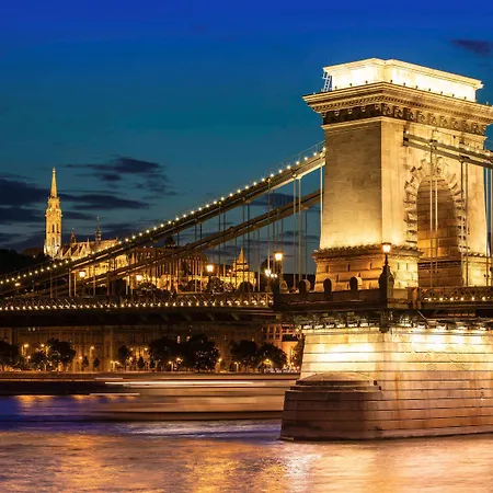 Hotel Sofitel Chain Bridge 5*