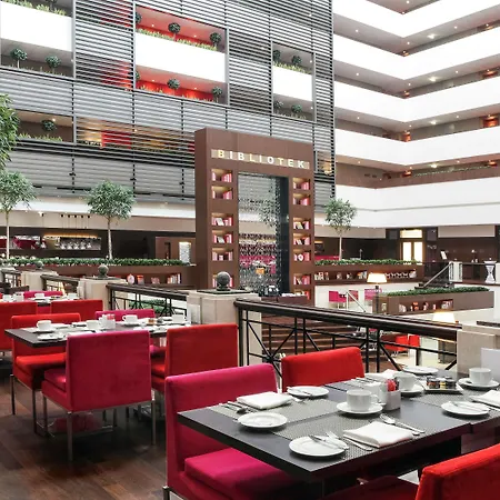 Hotel Sofitel Chain Bridge