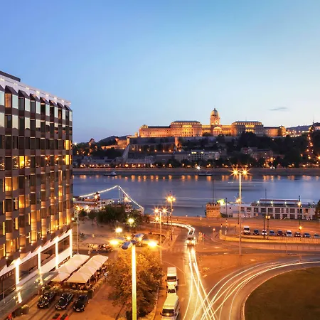 Sofitel Chain Bridge 5*