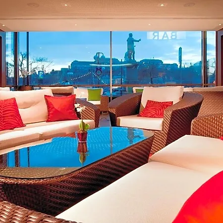Sofitel Chain Bridge 5*