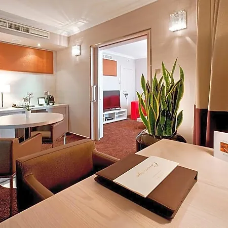 Hotel Sofitel Chain Bridge 5*
