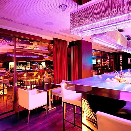 Sofitel Chain Bridge Hotel 5*