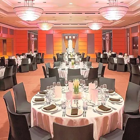 Sofitel Chain Bridge Hotel