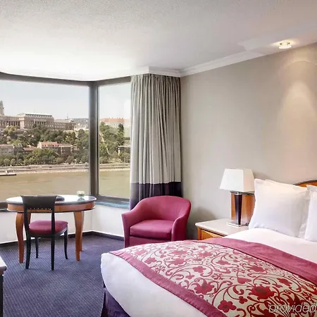 Sofitel Chain Bridge Hotel 5*