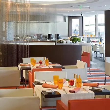 Hotel Sofitel Chain Bridge