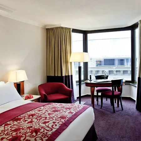 Sofitel Chain Bridge Hotel