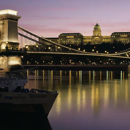 Sofitel Chain Bridge Hotel 5*