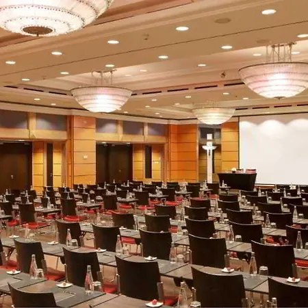 Sofitel Chain Bridge Hotel 5*
