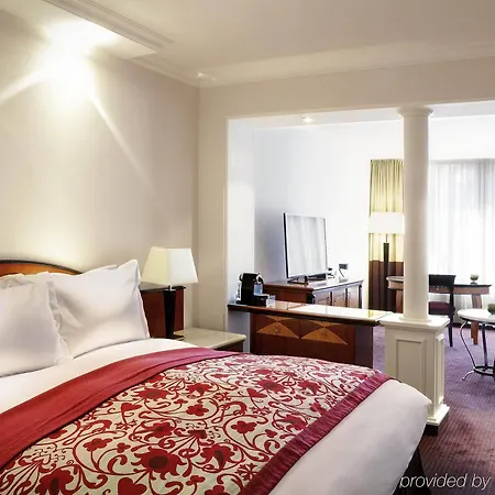 Sofitel Chain Bridge 5*