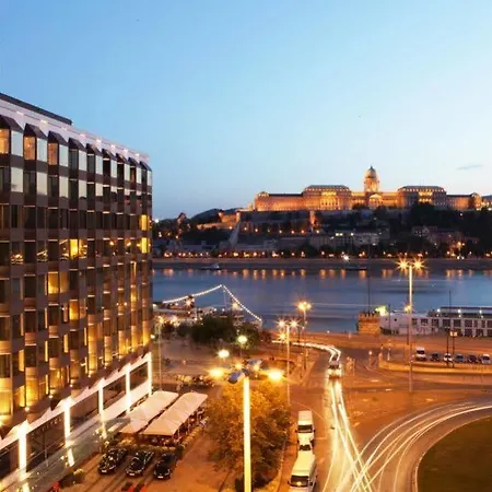 Sofitel Chain Bridge 5*