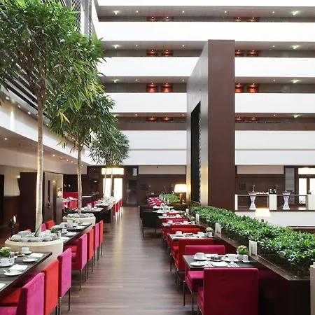 Hotel Sofitel Chain Bridge