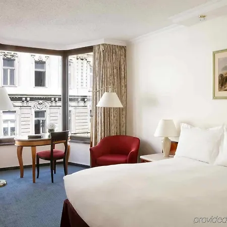 Sofitel Chain Bridge 5*