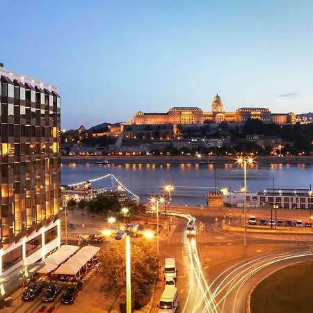 Sofitel Chain Bridge 5*