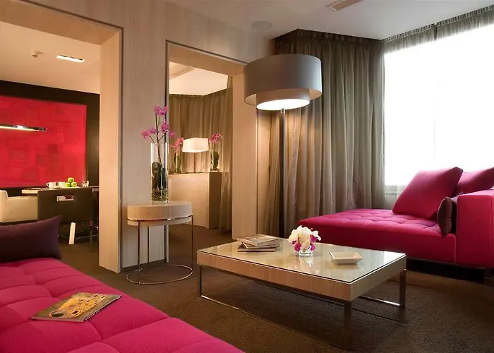 Hotel Sofitel Chain Bridge 5*