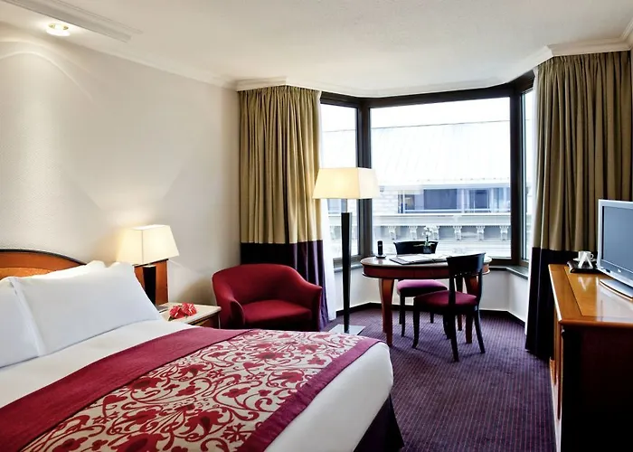 Sofitel Chain Bridge Hotel