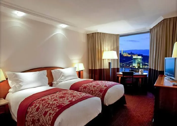 酒店 Sofitel Chain Bridge 5*