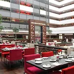 Hotel Sofitel Chain Bridge