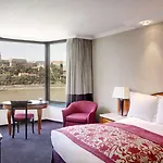 Hotel Sofitel Chain Bridge