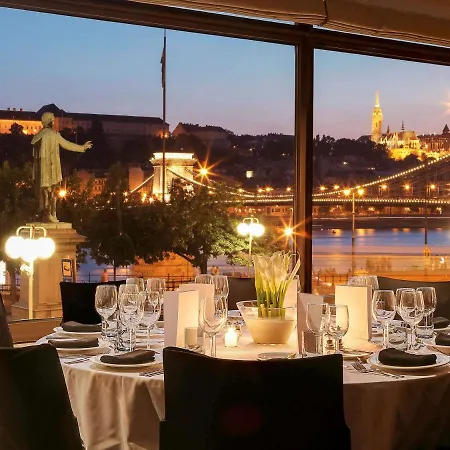 Sofitel Chain Bridge Budapesta