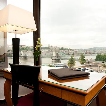 Sofitel Chain Bridge 5* Budapesta