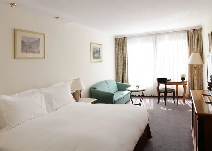 Sofitel Chain Bridge Hotel